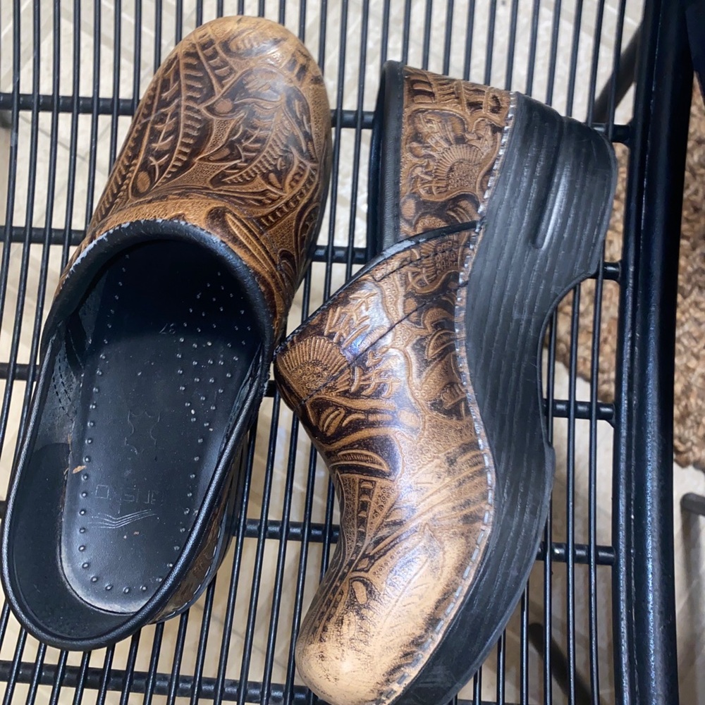 Dansk tooled leather work shoes size 6